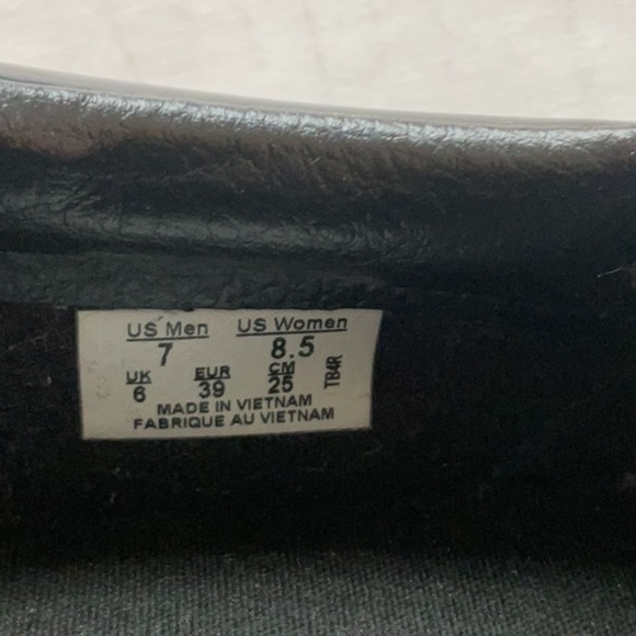 Vans Asher black patent slip on size W 8.5 M 7 - Picture 9 of 10